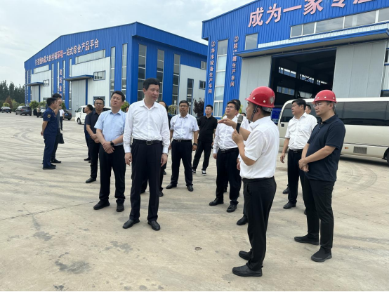 遼寧省副省長(zhǎng)靳國(guó)衛(wèi)到一諾環(huán)境視察指導(dǎo)工作